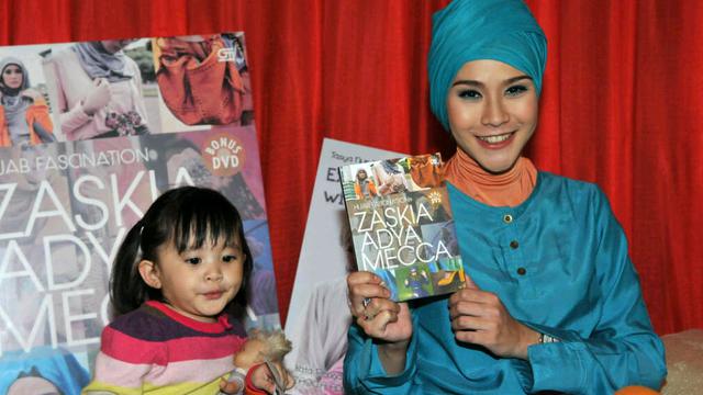 Punya Instagram Anak Zaskia  Mecca  Berpose Bak Model  